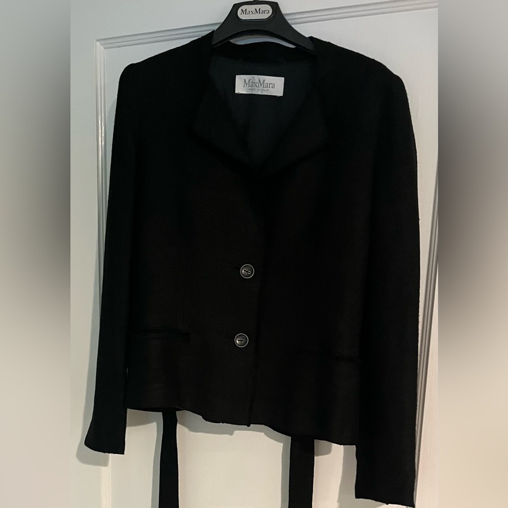 Max Mara belted linen blazer